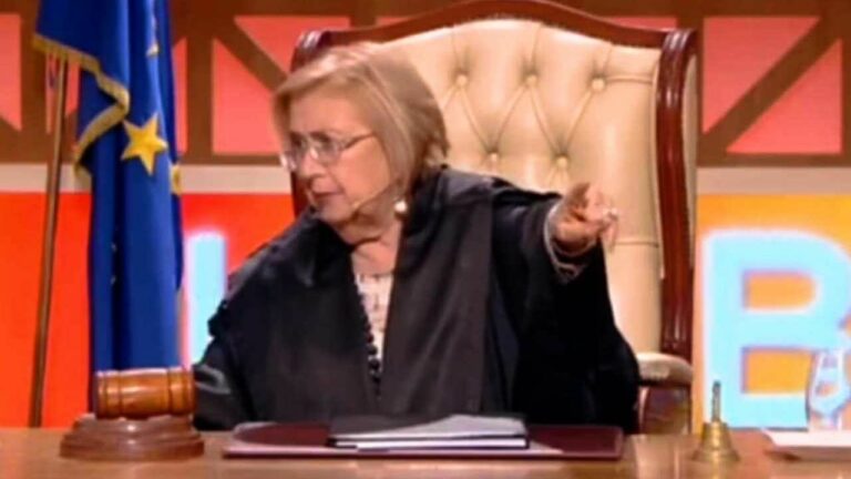 Forum costretti a chiamare le Forze dell’ordine, caos in studio