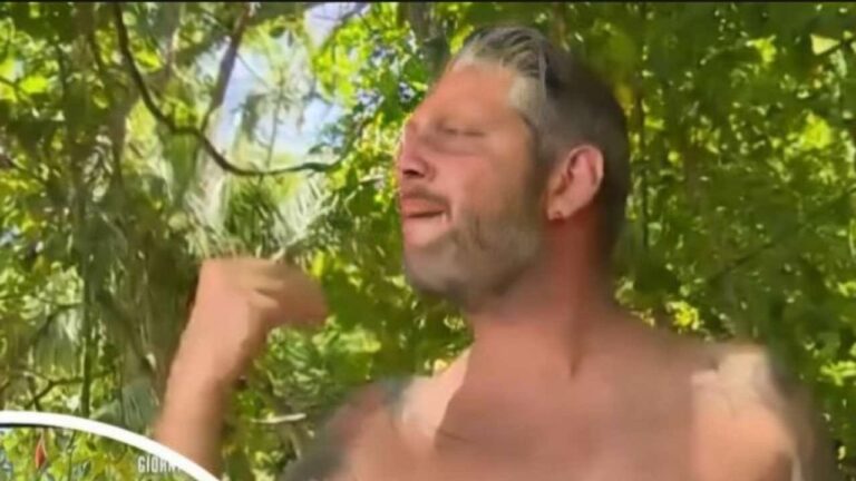 Edoardo Tavassi ci va pesante. Mercedesz Henger in lacrime