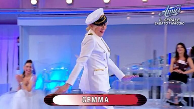 Uomini e Donne, sfilata di moda tra il dolce e il piccante