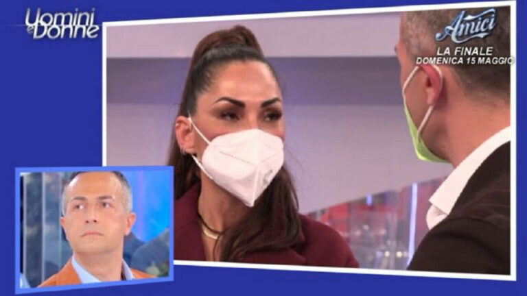 Uomini e Donne: Maria de Filippi non le manda a dire a Riccardo Guarnieri