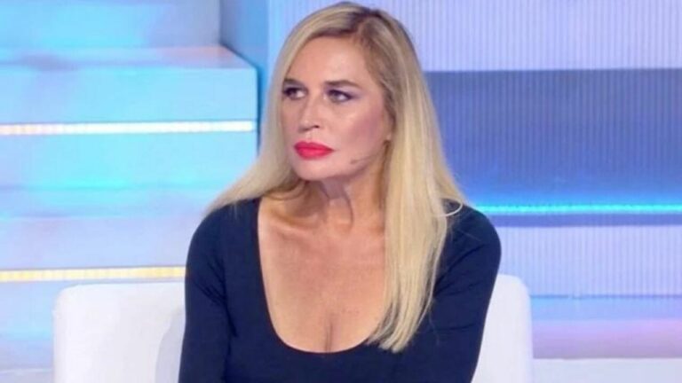 Lory Del Santo è una furia: “Viscido e venduto, mi fa schifo…”