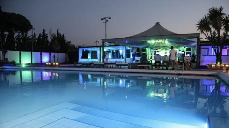 Giovane 19enne muore in piscina: c’era una festa