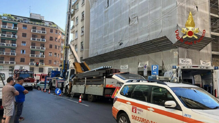 Incidente lavoro: muore operaio colpito da gru