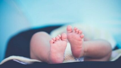 Dramma e miracolo a Castrocielo: nasce in un furgone con il cordone ombelicale al collo. Fiocco rosa in autostrada: la madre, residente a Mugnano di Napoli, è entrata in travaglio durante il viaggio. Il miracolo dei sanitari della postazione di Pontecorvo.