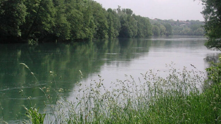 Ragazzo di 15 anni muore tuffandosi nel fiume Adda