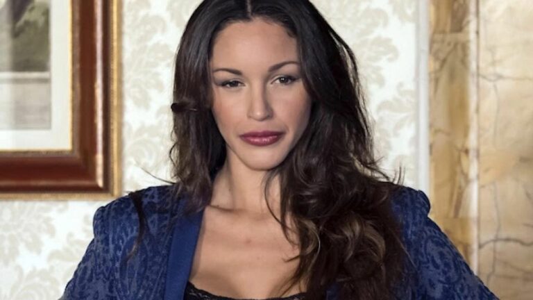 Delia Duran la fa grossa, senza pudore Delia Duran la fa grossa, senza pudore