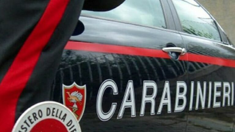 Auto investe ciclista che poi muore in ospedale