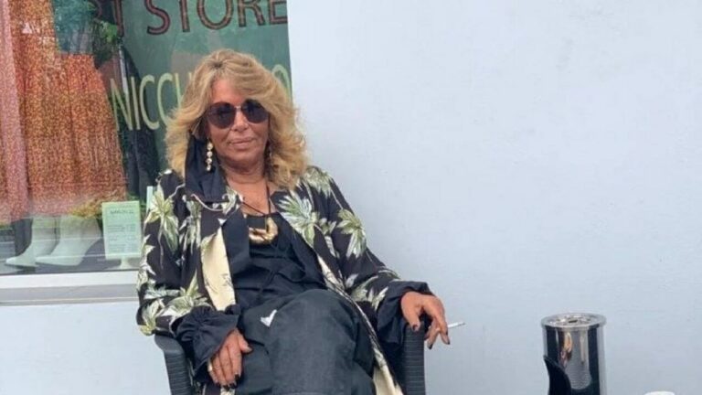 Donna muore nell’incendio di una palazzina