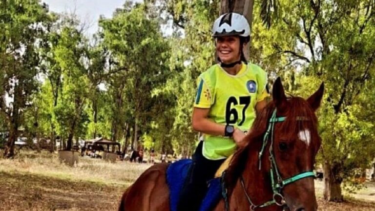 Atleta giovanissima muore cadendo da cavallo