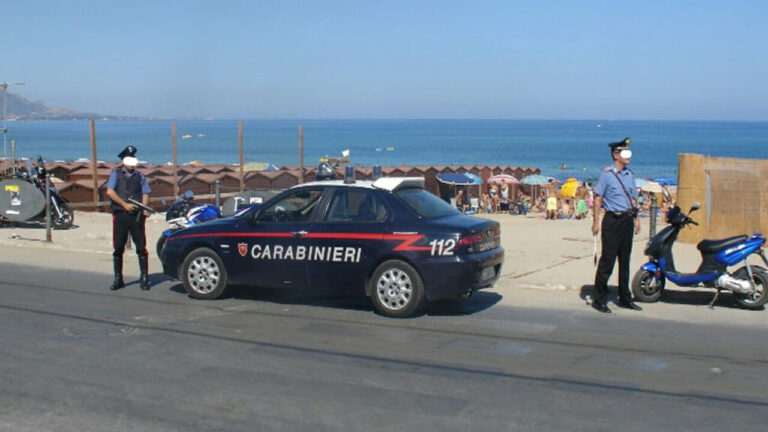 Giallo sul ritrovamento del cadavere di una 64enne