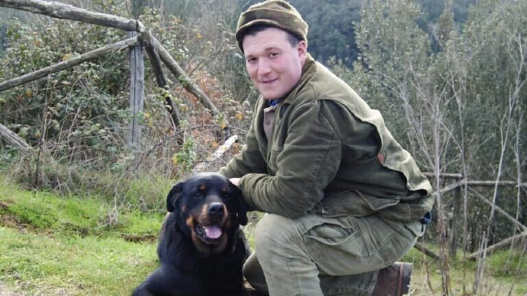 Incidente stradale: con auto contro albero, muore 35enne