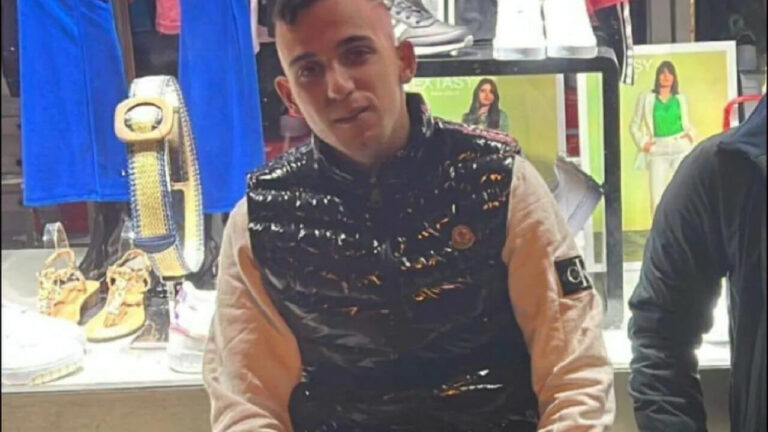 Moto contro auto: muore 20enne, lascia figlia di 3 anni