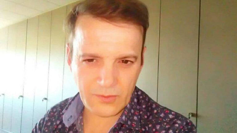 Consulente finanziario trovato morto in auto