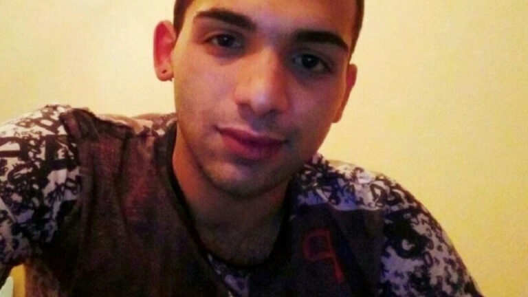 Cuoco 25enne muore nello scontro fra moto e auto