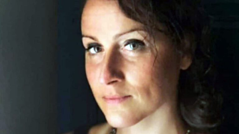 Fotografa precipita e muore durante escursione