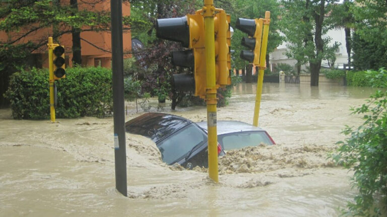 Marche: nubifragio, 6 morti e 3 dispersi