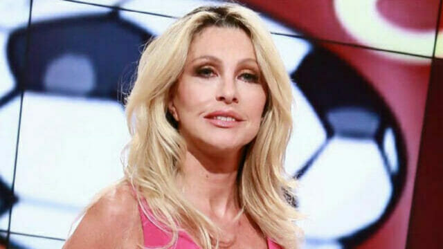 Paola Ferrari: “Mia madre ha cercato di uccidermi …” Paola Ferrari: “Mia madre ha cercato di uccidermi …”