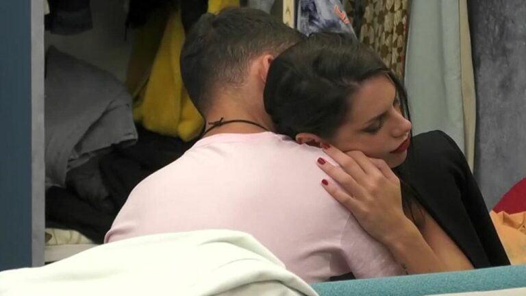 Antonella Fiordelisi nelle braccia di Edoardo, ma…