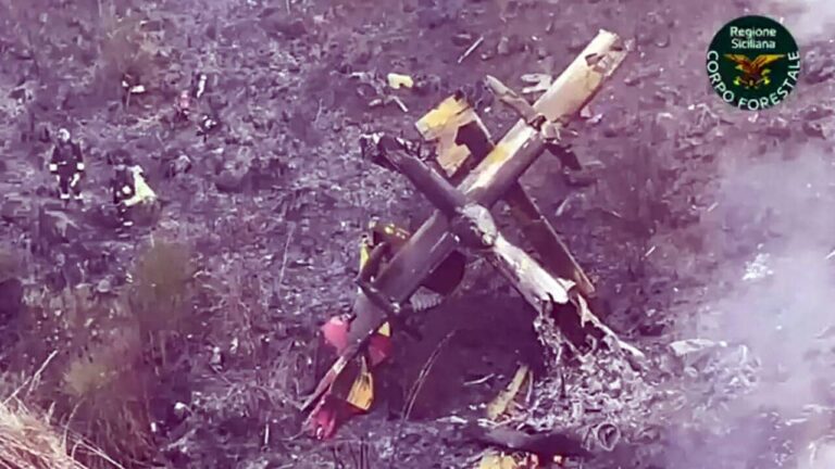 Etna: morti i due piloti del Canadair
