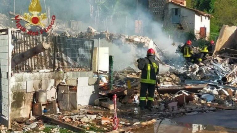 Lucca: salta in aria una casa,1 morto e 3 feriti