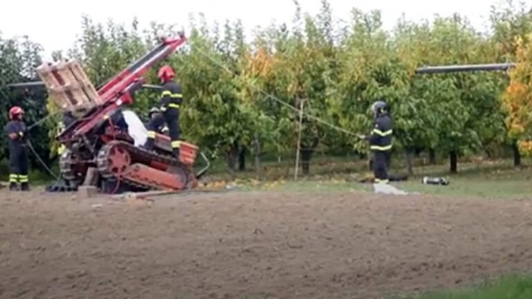 Cesena: trattore lo ammazza mentre raccoglie cachi