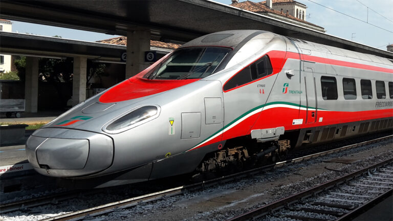 Bologna: muore investito dal treno