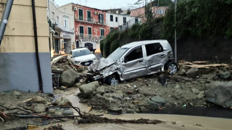 Frana a Ischia: cinque le vittime recuperate, altre 3 individuate