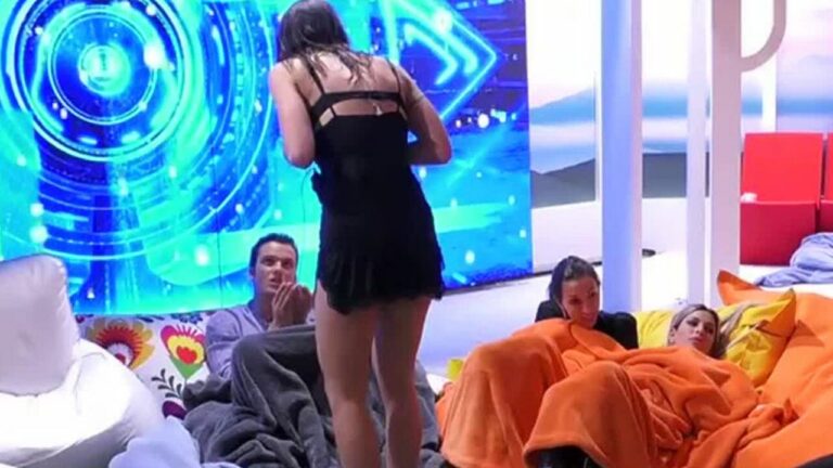 Edoardo Donnamaria ad Antonella: “Stai zitta, sei un pagliaccio”