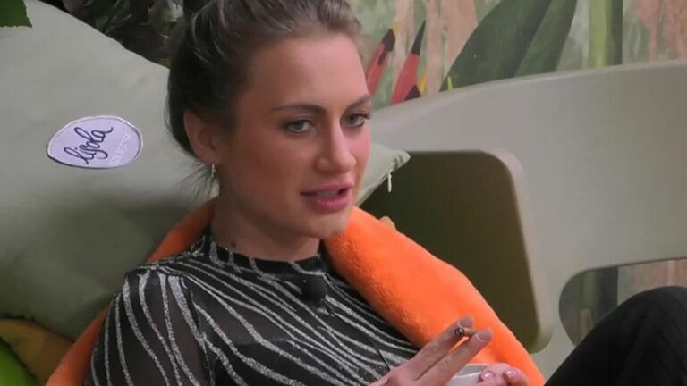 Nikita Pelizon botta e risposta social con Micol