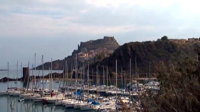 Castelsardo: trovato morto un uomo sugli scogli