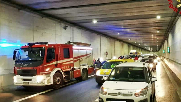 Milano: 26enne muore. Auto contro il muro del sottopasso