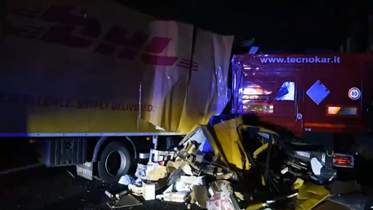 Rimini: tamponamento tra Tir in A14, 1 morto