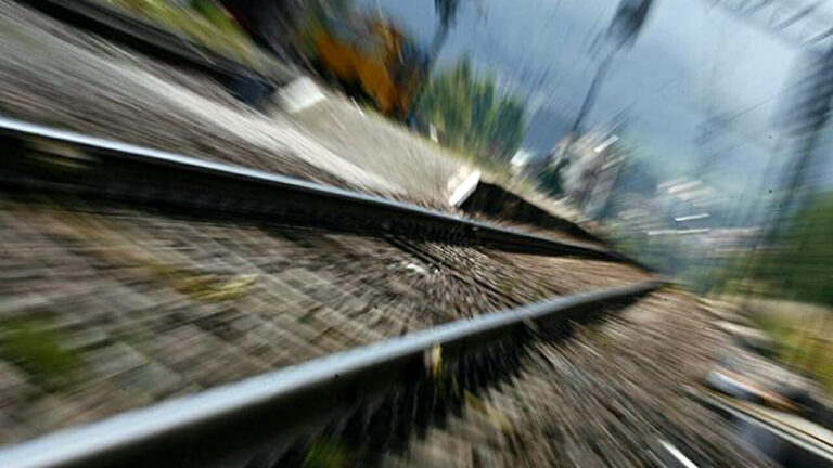 Scarlino: muore travolto da un treno