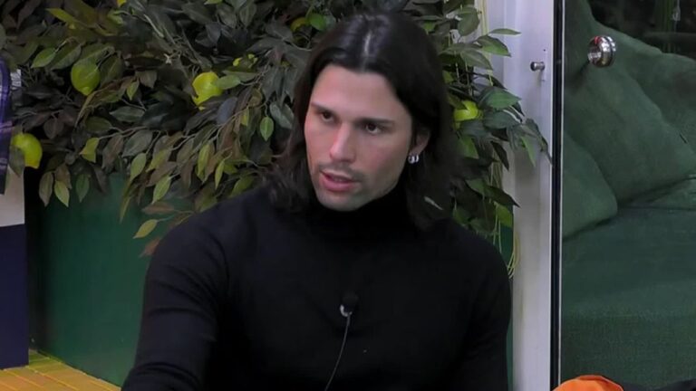 Gf Vip 7, Luca Onestini è una furia, parole durissime
