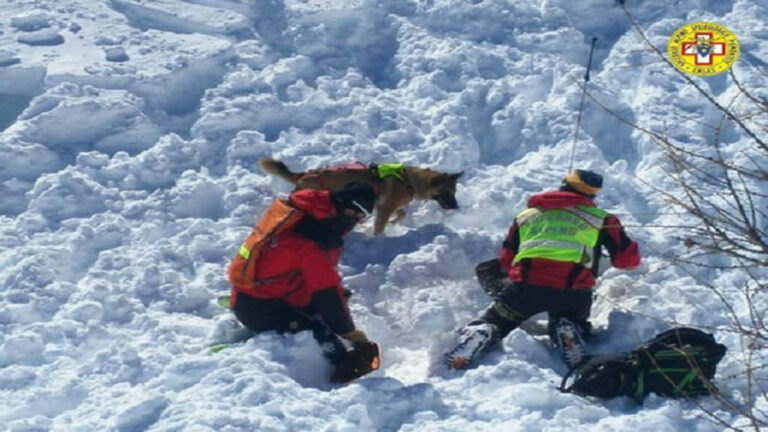 Trentino: valanga travolge e uccide escursionista 30enne