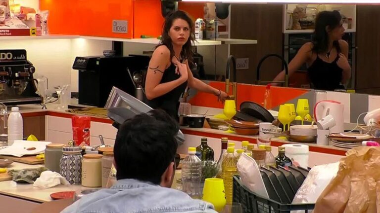 Gf Vip Antonella Fiordelisi contro gli Spartani