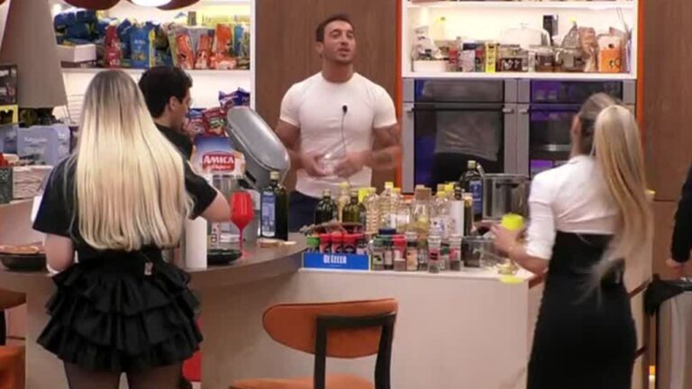 Gf Vip furiosa lite tra Antonino e Oriana