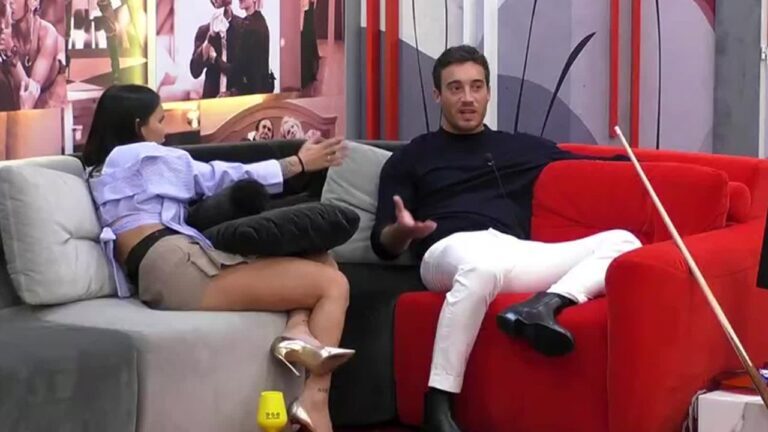 Gf Vip Antonino a Nicole: “Tutto questo è imbarazzante…”