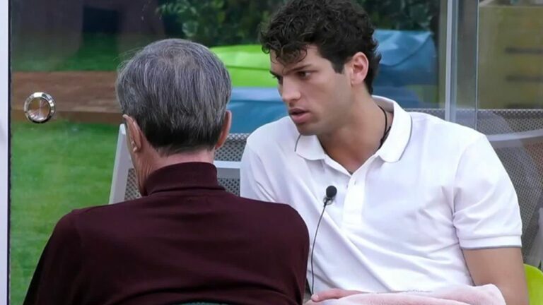 Gf Vip 7, Andrea Maestrelli cerca di far ragionare Attilio