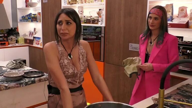 Grande Fratello Vip, Sarah Altobello in lacrime per Attilio