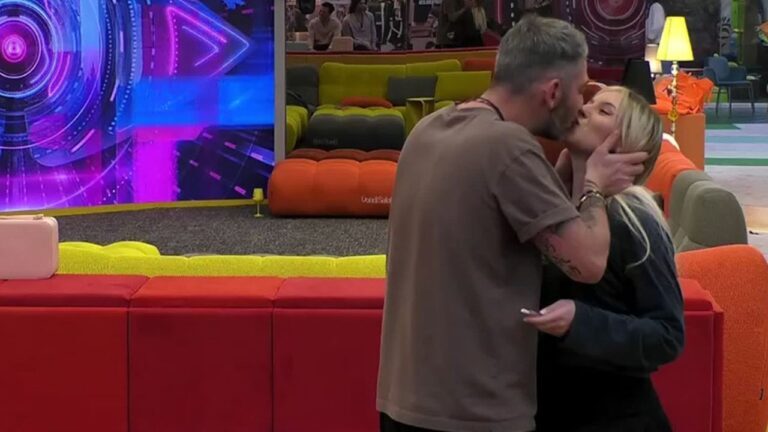 Grande Fratello Vip 7, Tavassi pazzo di Micol Incorvaia