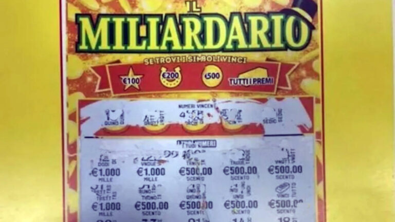 Gratta e Vinci: gioca 20 euro e vince due milioni di euro