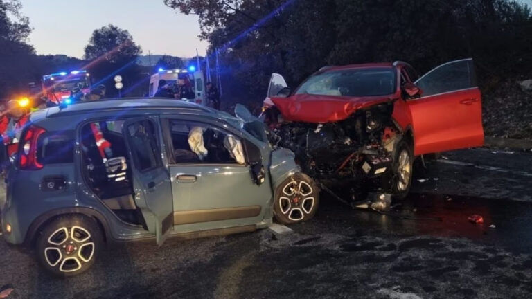 Incidente stradale a Crotone. Un morto e 4 feriti