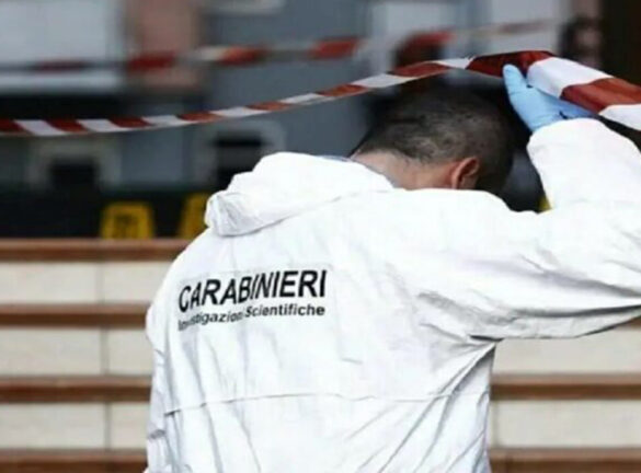 Roma: suicidio o omicidio alla Magliana, morto cadendo dal tetto