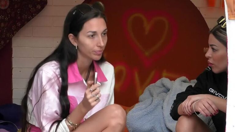 Gf Vip Giaele e Oriana parlano di Antonella Fiordelisi