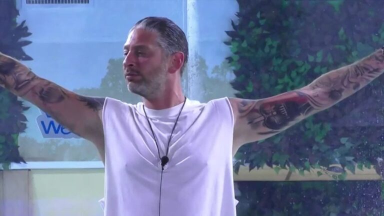 Gf Vip Tavassi fa impazzire Micol