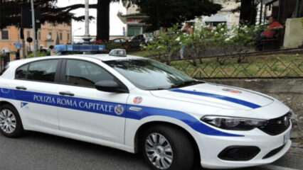 Roma: auto e moto si scontrano, un morto e un ferito grave