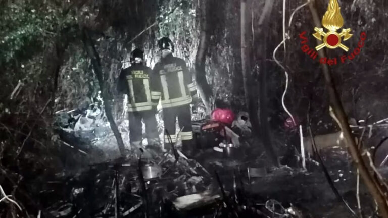 Rozzano: un morto e una donna ustionata per alcune baracche bruciate