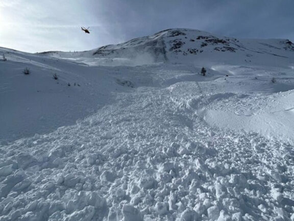 Aosta: valanga travolge guide alpine. 3 dispersi