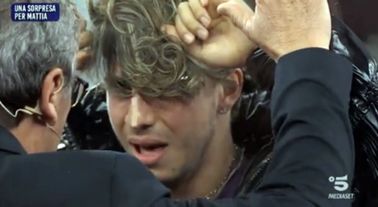 Amici22, le lacrime di Mattia Zenzola. L’incontro emozionante